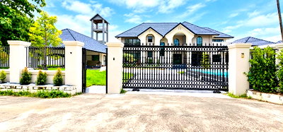 เช่าบ้านเดี่ยว เชียงใหม่ : เช่า พูลวิลล่าสุดหรู โซนสันทราย เชียงใหม่  Modern Barn Home Pool Villa บ้านพักสุดพิเศษบนพื้นที่กว่า 358 ตร.ว. พร้อมบ้านหลายหลังในบริเวณ เดียวกัน