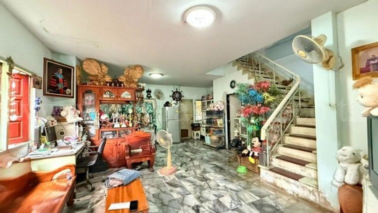 4-bed townhouse for sale, 220 sqm, 25 sq wah, Baan Romsai (Bangkhuntien)