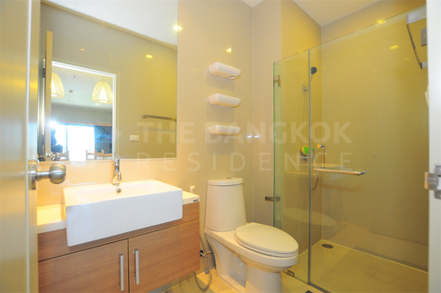 Noble Reveal near BTS Ekkamai Convenient Travel, Great Value per Square Meter