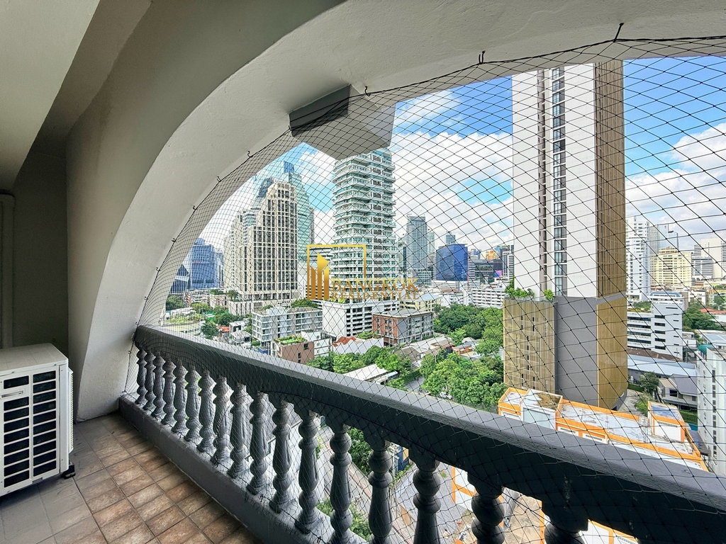 picture Royal Castle | Renovated 4 Bed Condo in Phrom Phong Area - BR18837CD - 17/50