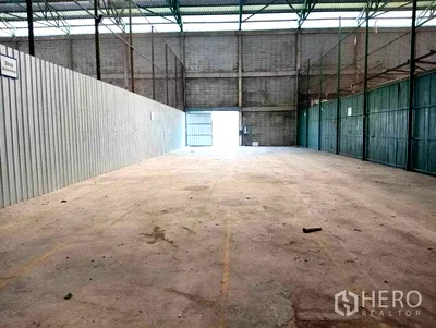 Factory for rent : For rent Warehouse 300 sqm in Prawet, Prawet, Bangkok