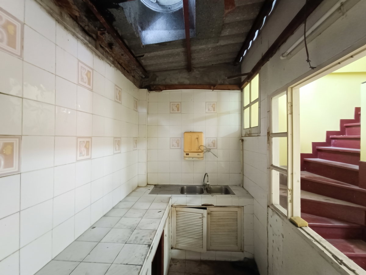 รูป 🏡ทาวน์เฮาส์ 2 ชั้น ราคาต่ำกว่าตลาด หมู่บ้านมนวดี ซอยวัดลาดปลาดุก เพียง 1.09 ล้าน - รูปที่ 10/17