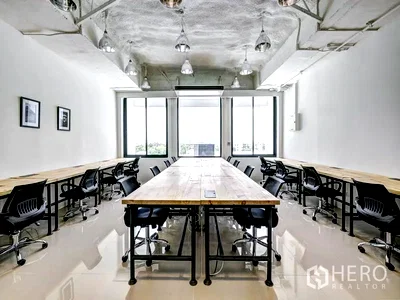 Office for rent Sukhumvit Road : For rent Office Space 45 sqm in Phra Khanong Nuea, Watthana, Bangkok BTS Phra Khanong