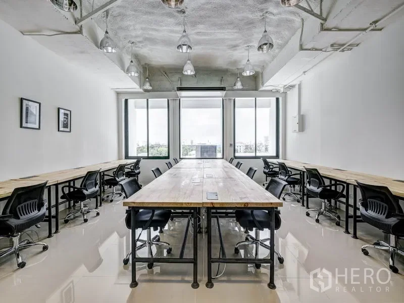 picture For rent Office Space 45 sqm in Phra Khanong Nuea, Watthana, Bangkok BTS Phra Khanong - 1/3