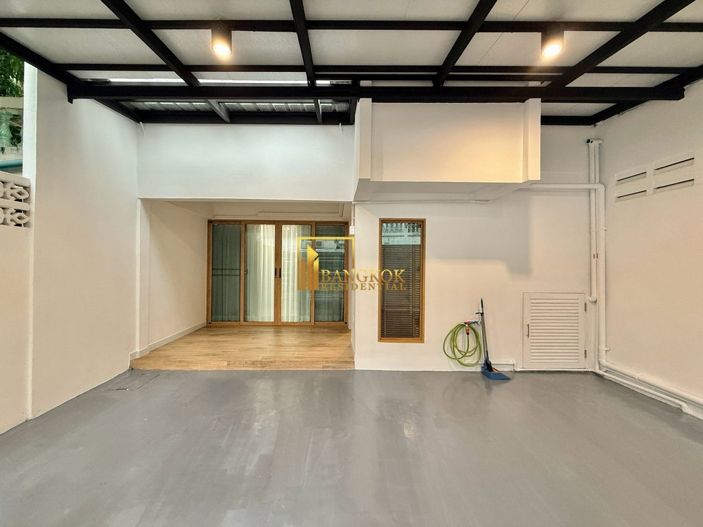 รูป Renovated 3 Bedroom Townhouse For Rent in Sathorn Area - BR49106TH - รูปที่ 24/26