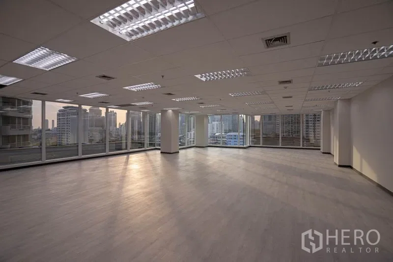picture For rent Office Space 219 sqm in Yan Nawa, Sathon, Bangkok BTS Saint Louis - 1/7
