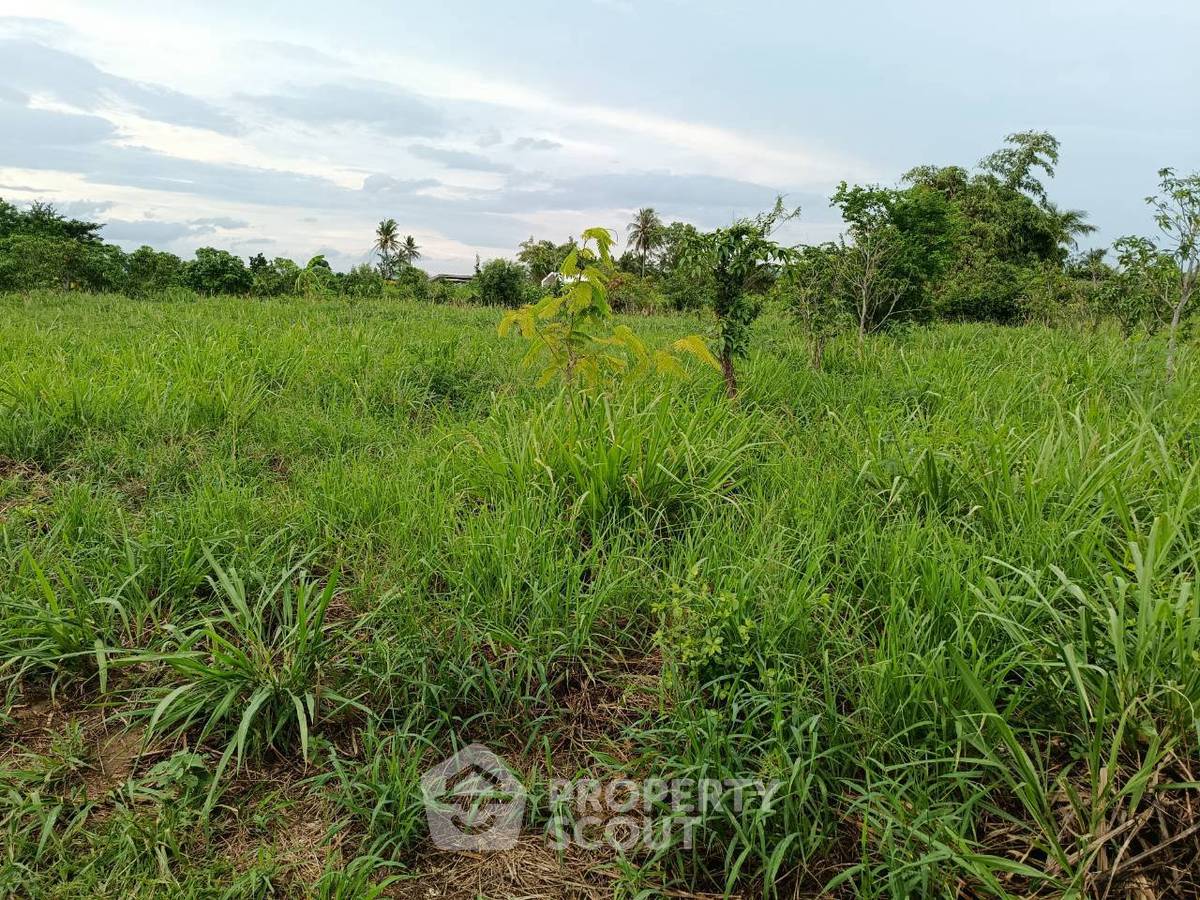 picture 2,384 m² Land for Sale in Mueang Prachuap Khiri Khan (ID 3369161) - 3/6