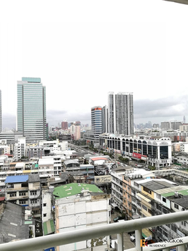 Popular units sell out fast Life@Ratchada - Suthisan near MRT Sutthisan Station