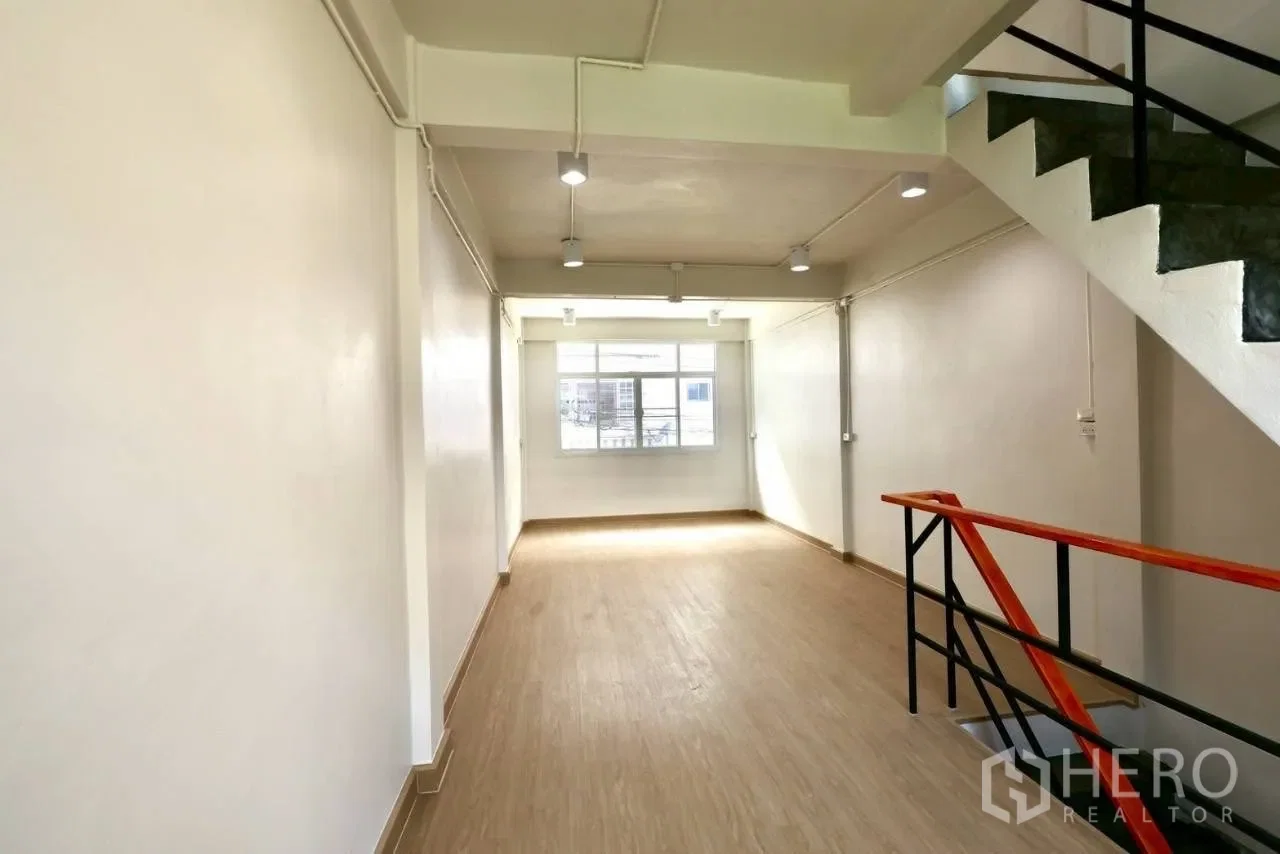 รูป ให้เช่า ทาวน์เฮาส์ ยานนาวา สาทร กรุงเทพมหานคร BTS สาทร สะพานตากสิน - รูปที่ 13/19