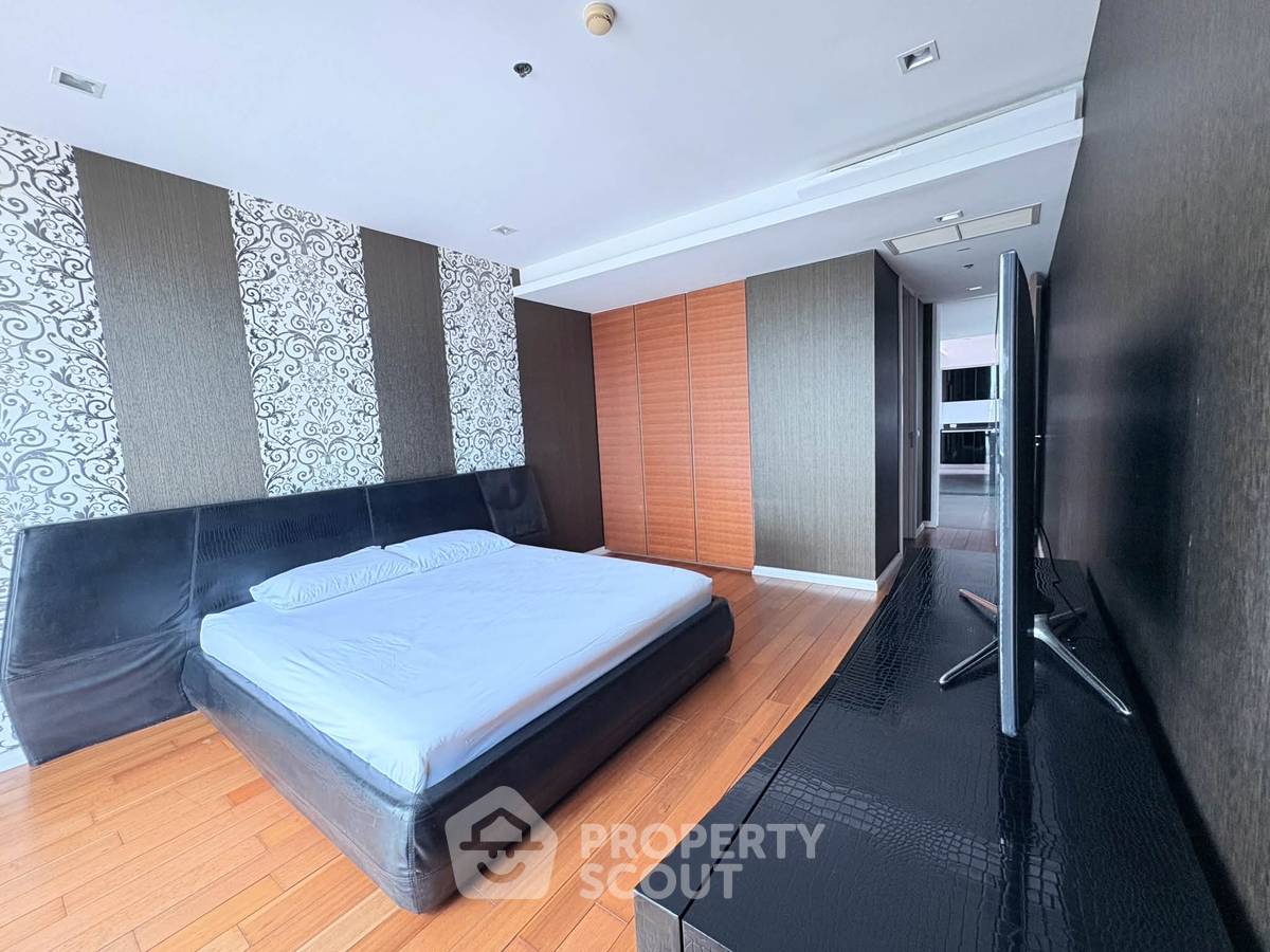 รูป คอนโด 4-ห้องนอน ที่ เดอะ ริเวอร์ คอนโดมิเนียม ใกล้ BTS สะพานตากสิน (ID 3368753) - รูปที่ 14/24