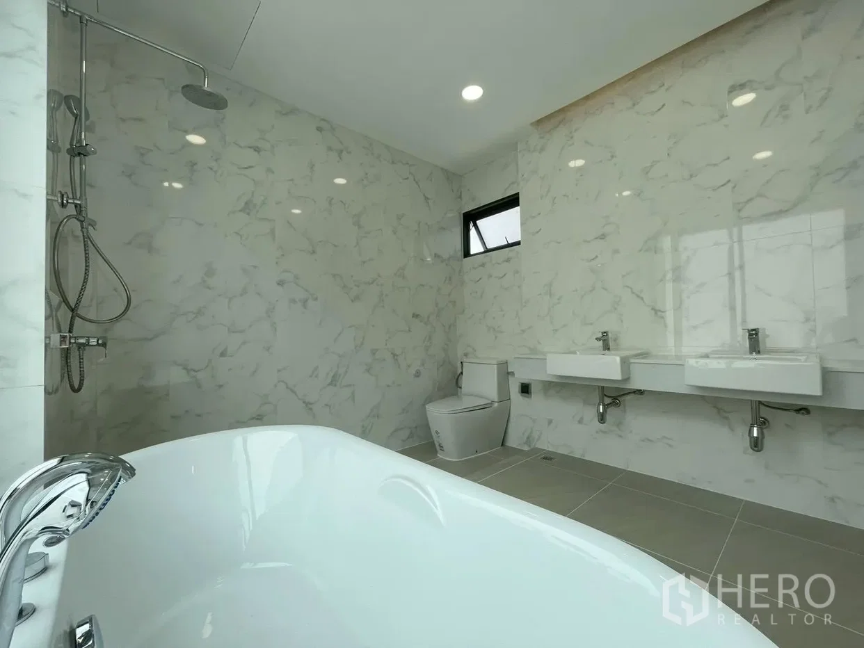 picture For Sale 4 Bedroom Detached House Ratchada 42 in Chatuchak, Bangkok - 12/15