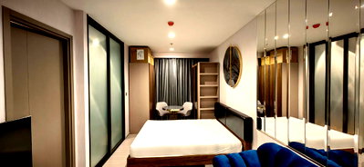 Condos for rent : PFD-09120 Condo for rent Life Asoke Hype : A luxurious, modern studio apartment with fully equipped amenities.