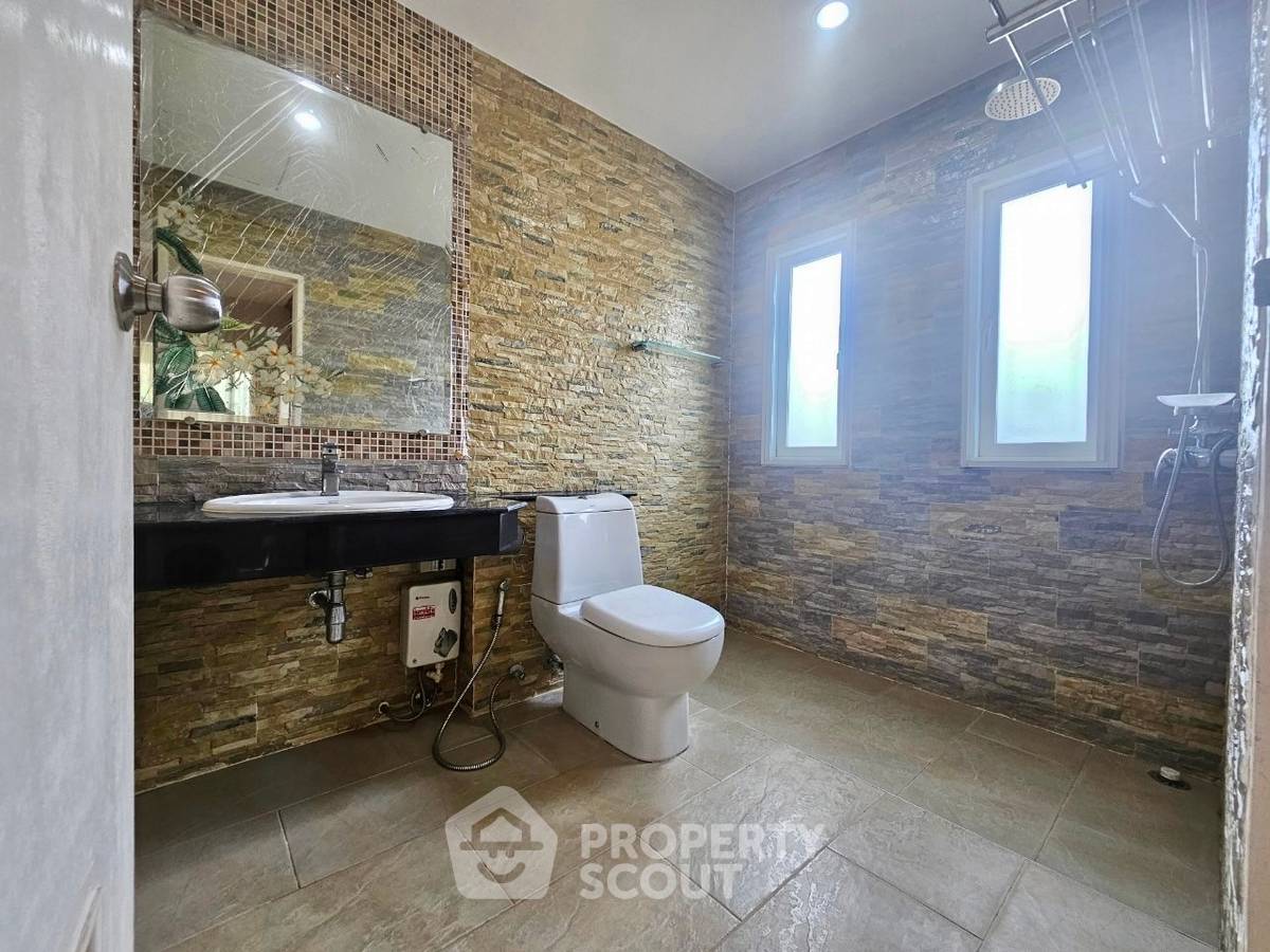 picture 3-BR House At Seranee Raya, 194 Sqm, Don Mueang (ID 3368193) - 15/15