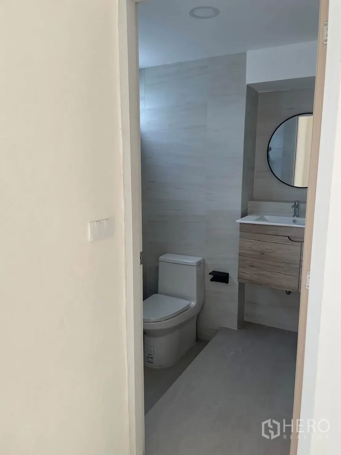 3-bed townhouse for rent, 250 sqm, 25 sq wah, Huai Khwang