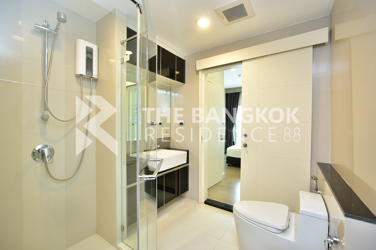 รูป เดอะ เครสท์ สุขุมวิท 34 สะดวกสบายกับไลฟ์สไตล์สุด Luxury ใกล้ BTS สถานีทองหล่อ - รูปที่ 2/10