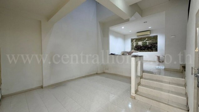 รูป ทาวน์โฮม 3 ชั้น หมู่บ้านนารารมย์ บางกรวย ใกล้วัดชลอ - รูปที่ 4/27