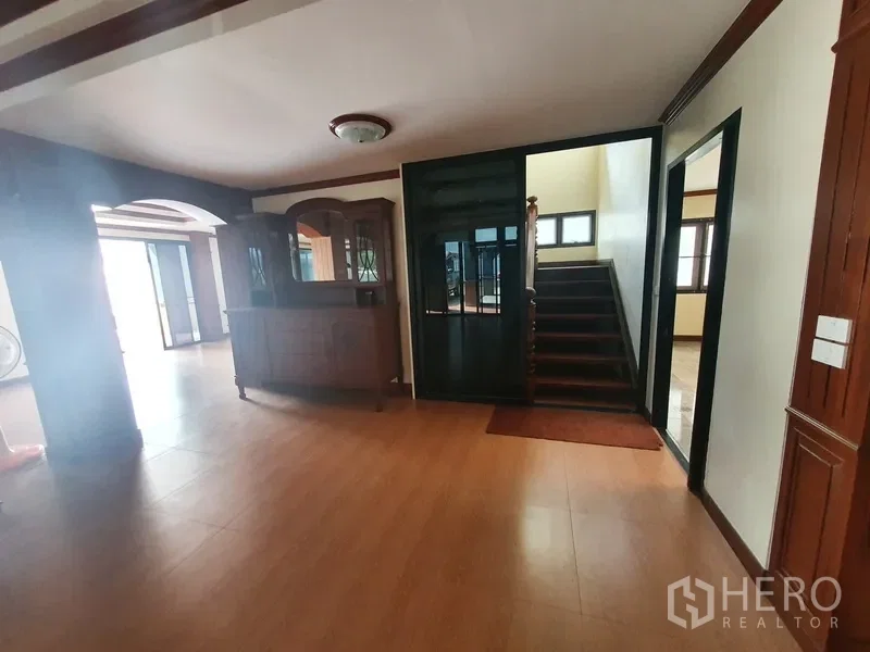 รูป ให้เช่า บ้านเดี่ยว 6 ห้องนอน สาทร กรุงเทพมหานคร - รูปที่ 18/20