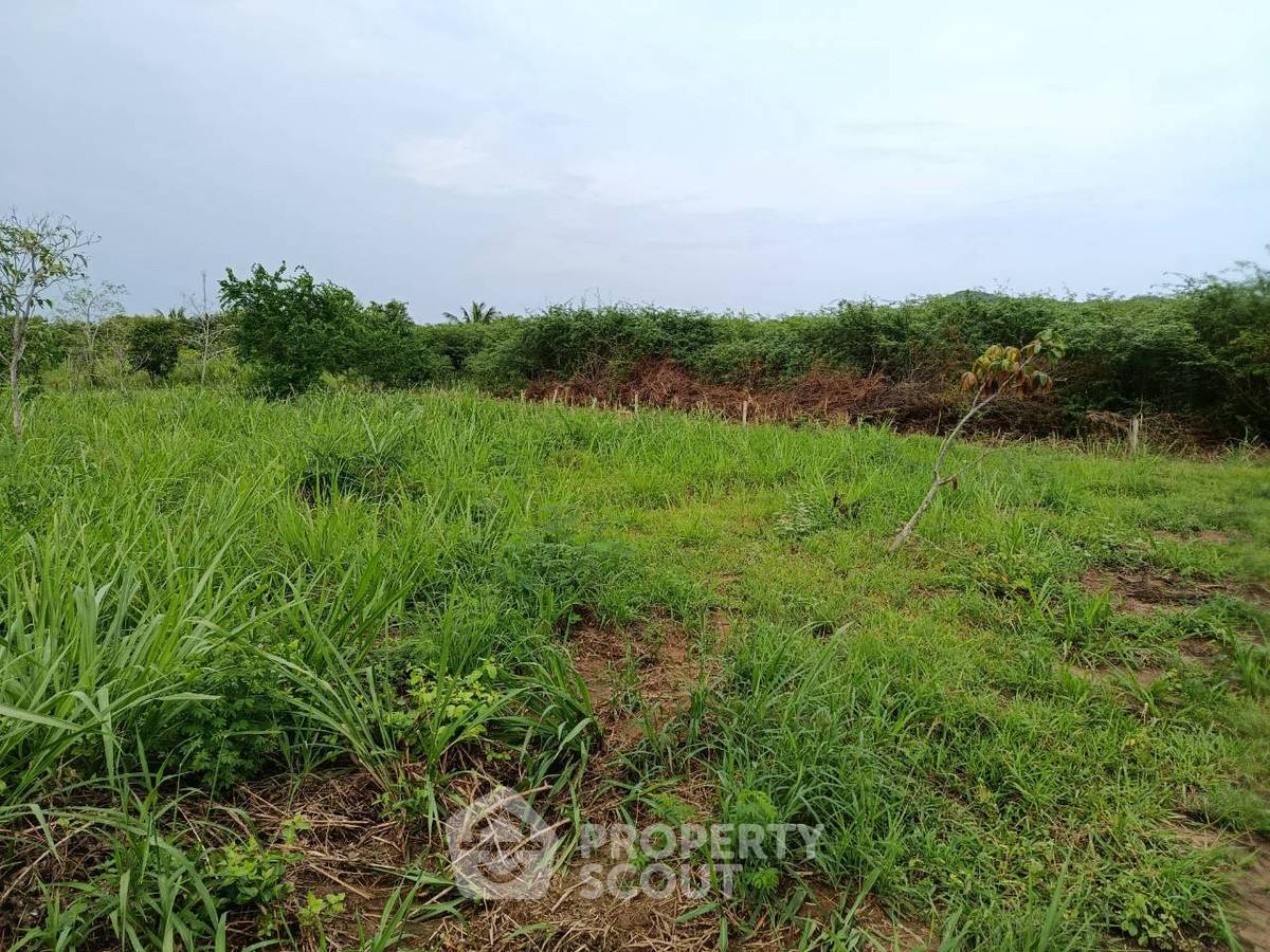 picture 2,384 m² Land for Sale in Mueang Prachuap Khiri Khan (ID 3369161) - 2/6