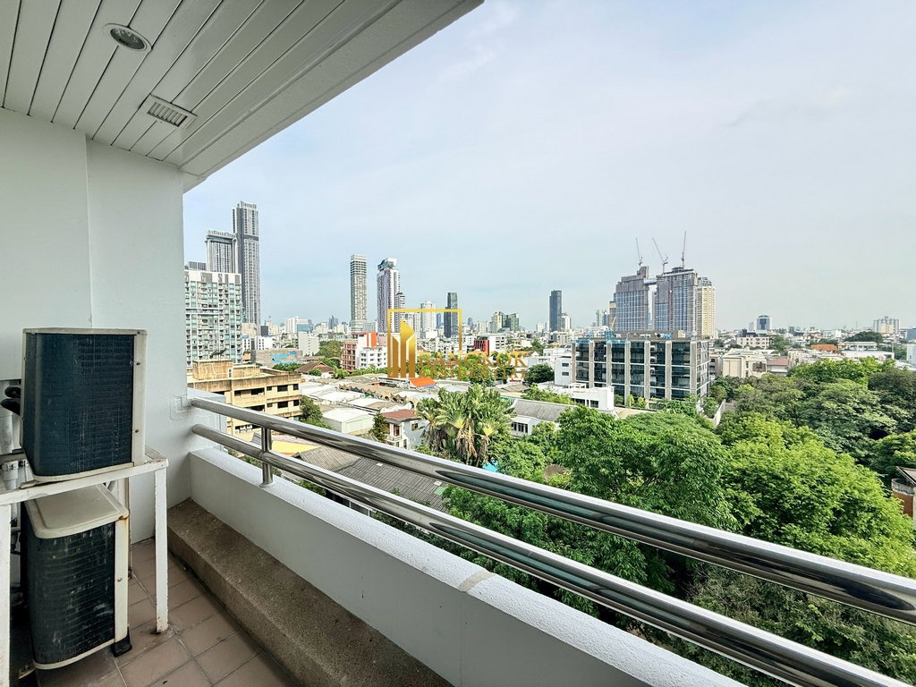 picture Fully Renovated 4 Bedroom Luxury Apartment in Ekkamai Area - BR20196AP - 27/56