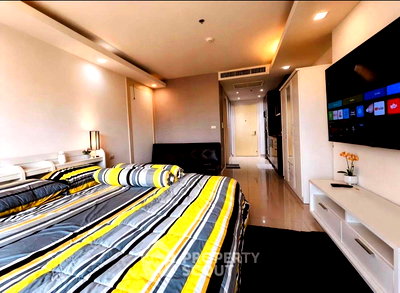 Condos for sale : 1-BR Cosy Beach View Condo For Sale In Phratamnak (ID 3371555)
