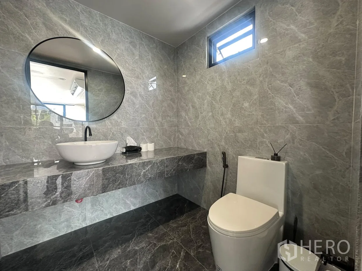 picture For Rent Retail Space 110 sq.m. in Khlong Toei Nuea, Watthana, Bangkok BTS Phrom Phong - 6/6