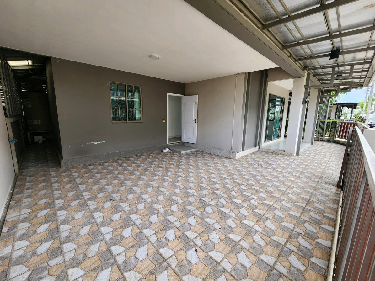 รูป ขายบ้านแฝด 2 ชั้น แปลงมุม 35.6 ตร.ว. ม.เสนา วิลล่า วงแหวน-บางบัวทอง — 4 นอน 3 น้ำ ต่อเติมครัวพร้อมใช้งาน เพียง 3.7 ล้านบาท! - รูปที่ 41/45