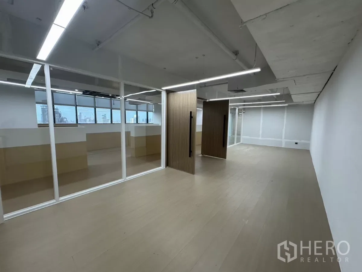 picture For rent Office Space 450 sqm in Khlong Tan Nuea, Watthana, Bangkok BTS Ekkamai - 6/17