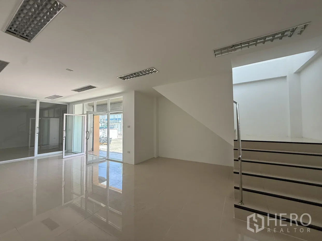 picture For rent or sale Warehouse 1000 sqm in Bang Phriang, Bang Bo, Samut Prakan - 11/25
