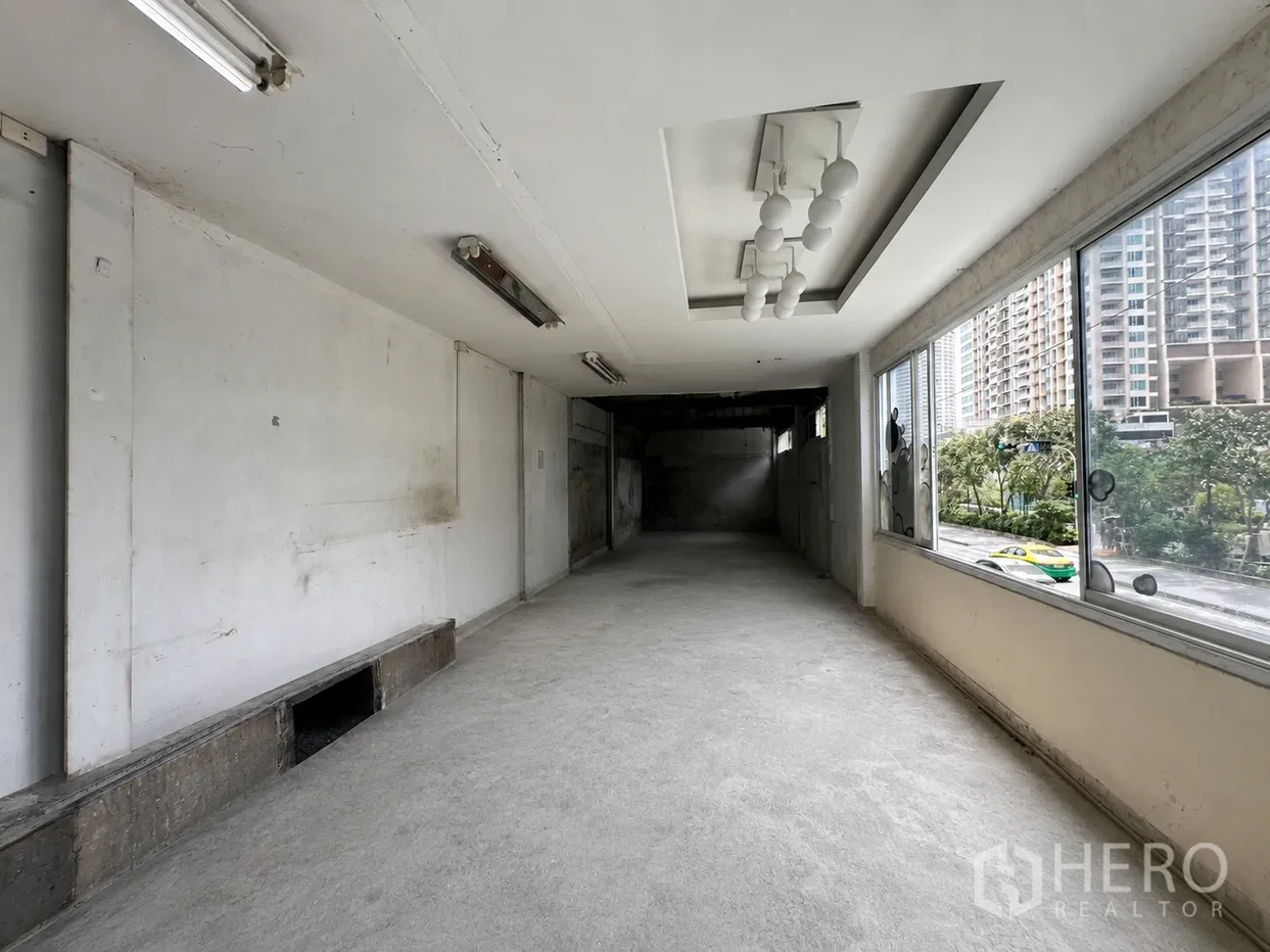 รูป ให้เช่า พื้นที่ขายของ 247 ตรม ยานนาวา สาทร กรุงเทพมหานคร BTS วุฒากาศ - รูปที่ 6/10