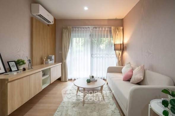 picture 2-BR Condo At The Seed Musee Sukhumvit 26 Near BTS Phrom Phong (ID 3368387) - 2/5