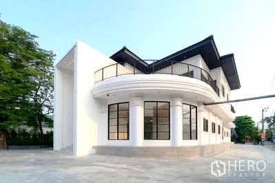 Office for rent Sukhumvit Road : For Rent Office Space 828 sqm in Bang Na, Bang Na, Bangkok BTS Bearing