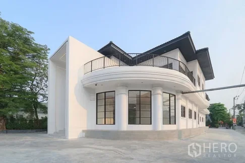 For Rent Office Space 828 sqm in Bang Na, Bang Na, Bangkok BTS Bearing