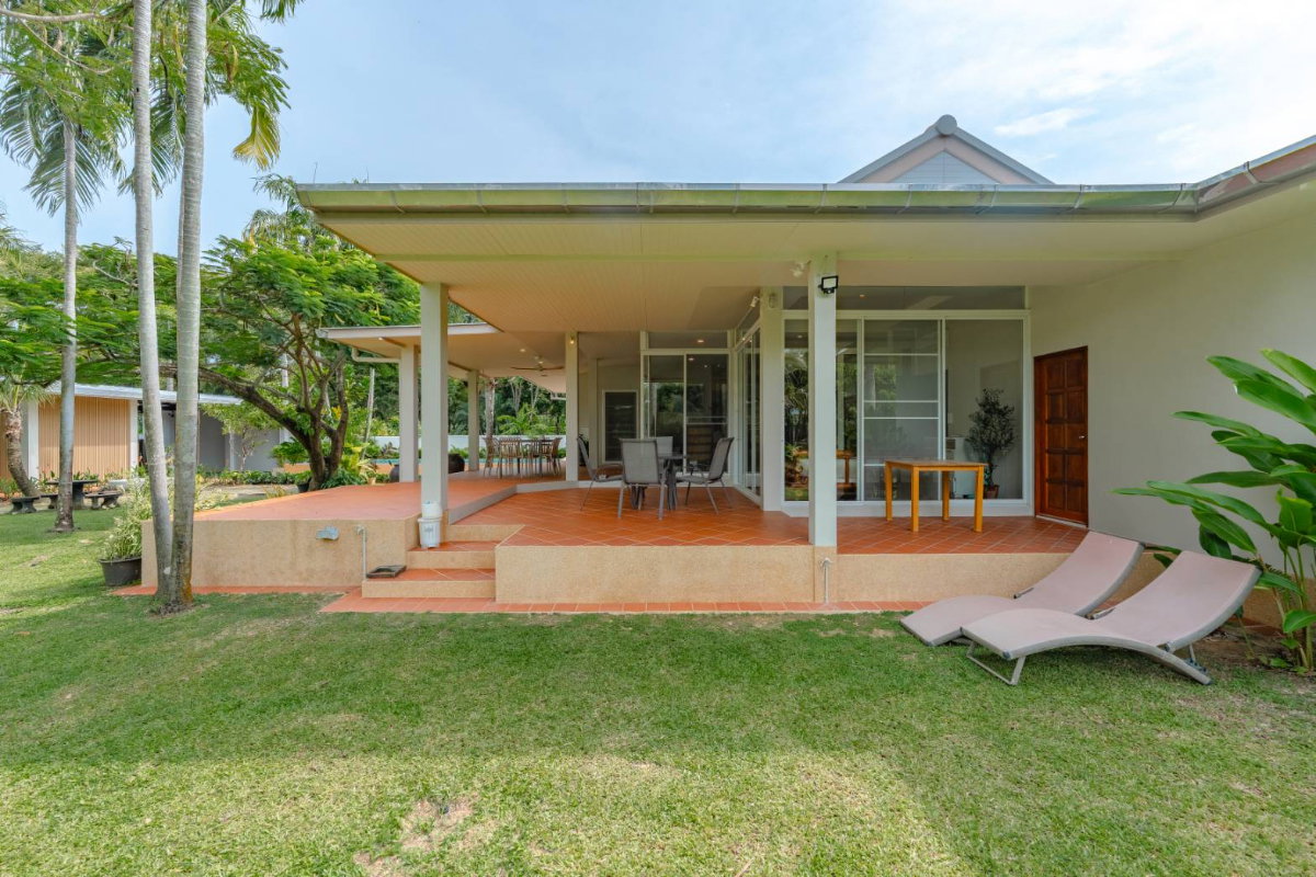 รูป ขายบ้านเดี่ยวพูลวิลล่า 1 ชั้น บนที่ดินขนาดใหญ่ 313 ตร.ว. พร้อมสวนทรอปิคอลส่วนตัว ใจกลางราไวย์ ภูเก็ต - รูปที่ 3/20