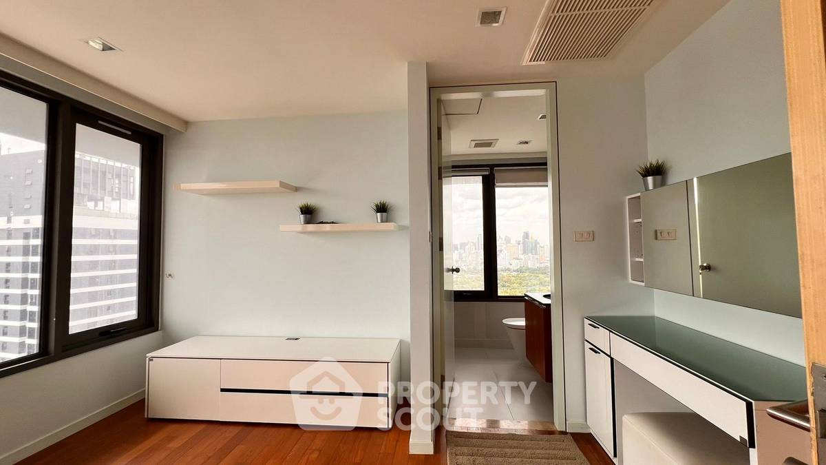 picture 33rd-Floor 2-BR At Amanta Lumpini, 200m To MRT Khlong Toei (ID 1797702) - 3/5