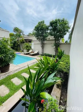 Elegant 2-Bedroom Private Pool Villa in Bang Tao 6840442