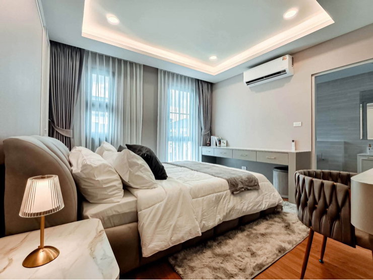picture Large, luxurious rental house; fully furnished and equipped with appliances. - 32/50