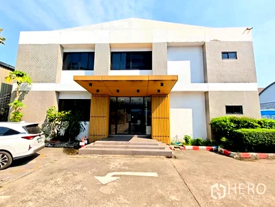 Retail spaces for rent วิทยาลัยเทคนิคดอนเมือง : For rent Standalone 740 sqm in Talat Bang Khen, Lak Si, Bangkok