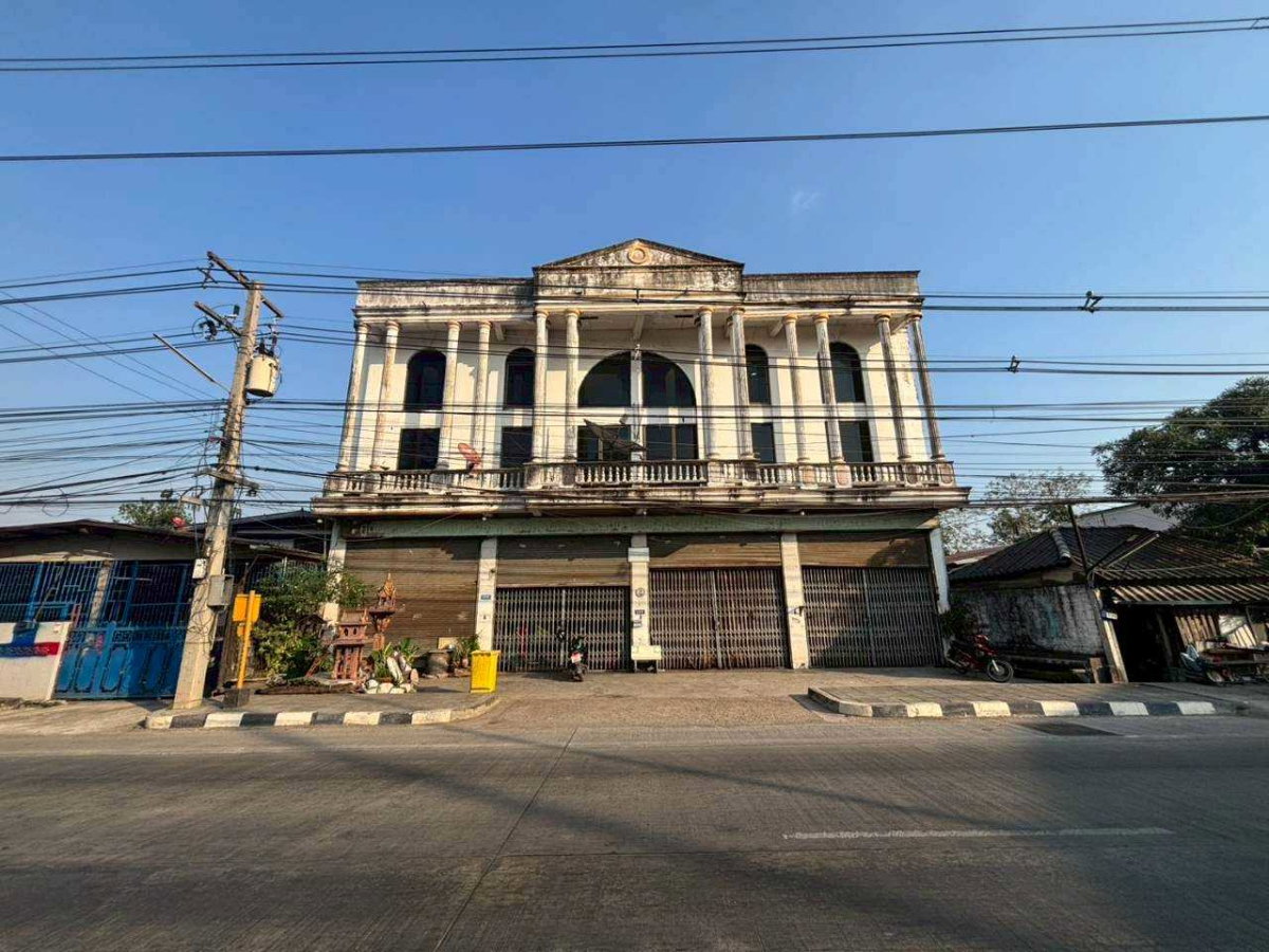 รูป 95254 - ขายอาคารพาณิชย์ 4 คูหา 3 ชั้น ครึ่ง 7 ห้องนอน 7 ห้องน้ำ ขนาดที่ดิน 90 ตร.ว. ติดถนนใหญ่เหมาะทำธุรกิจ อยู่อาศัย - รูปที่ 1/10