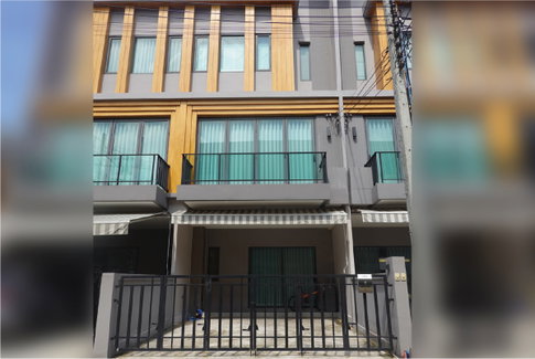ทาวน์โฮม 3 ชั้น ไอเจ้นท์ พระราม 9 | 182 ตร.ม. | แต่งครบ | 5.55 ล้าน | เจ้าของขายเอง
