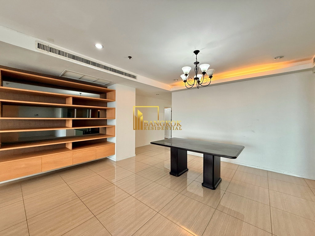 picture Fully Renovated 4 Bedroom Luxury Apartment in Ekkamai Area - BR20196AP - 5/56