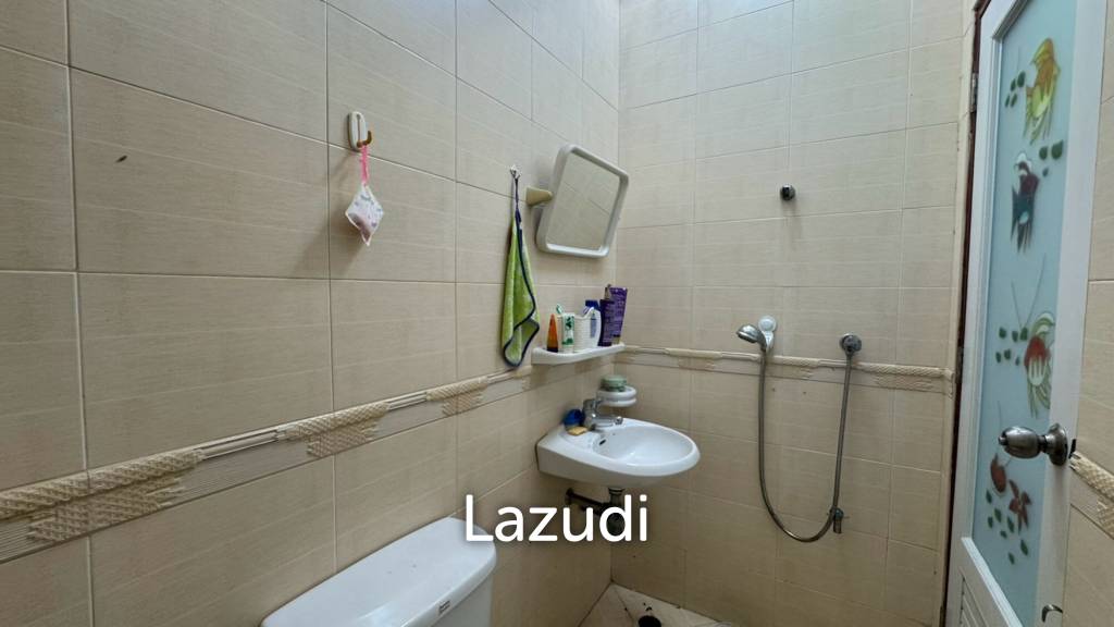 รูป ขายทาวน์เฮาส์สไตล์ทันสมัย ​​ 2 ห้องนอน ที่ แอล เค พัทยากลาง - รูปที่ 24/27