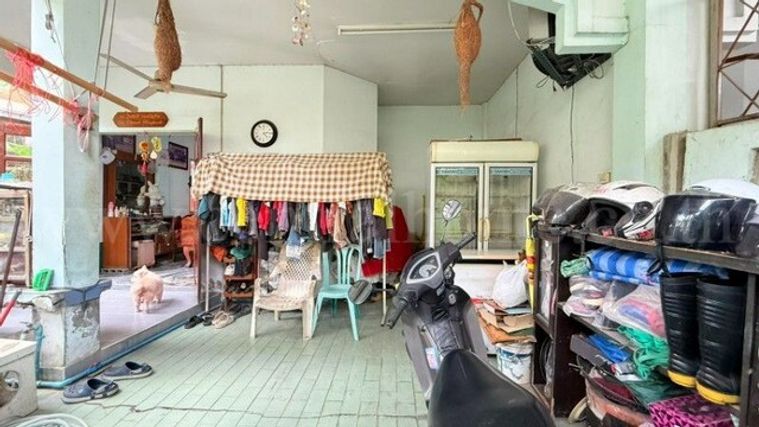 4-bed townhouse for sale, 220 sqm, 25 sq wah, Baan Romsai (Bangkhuntien)