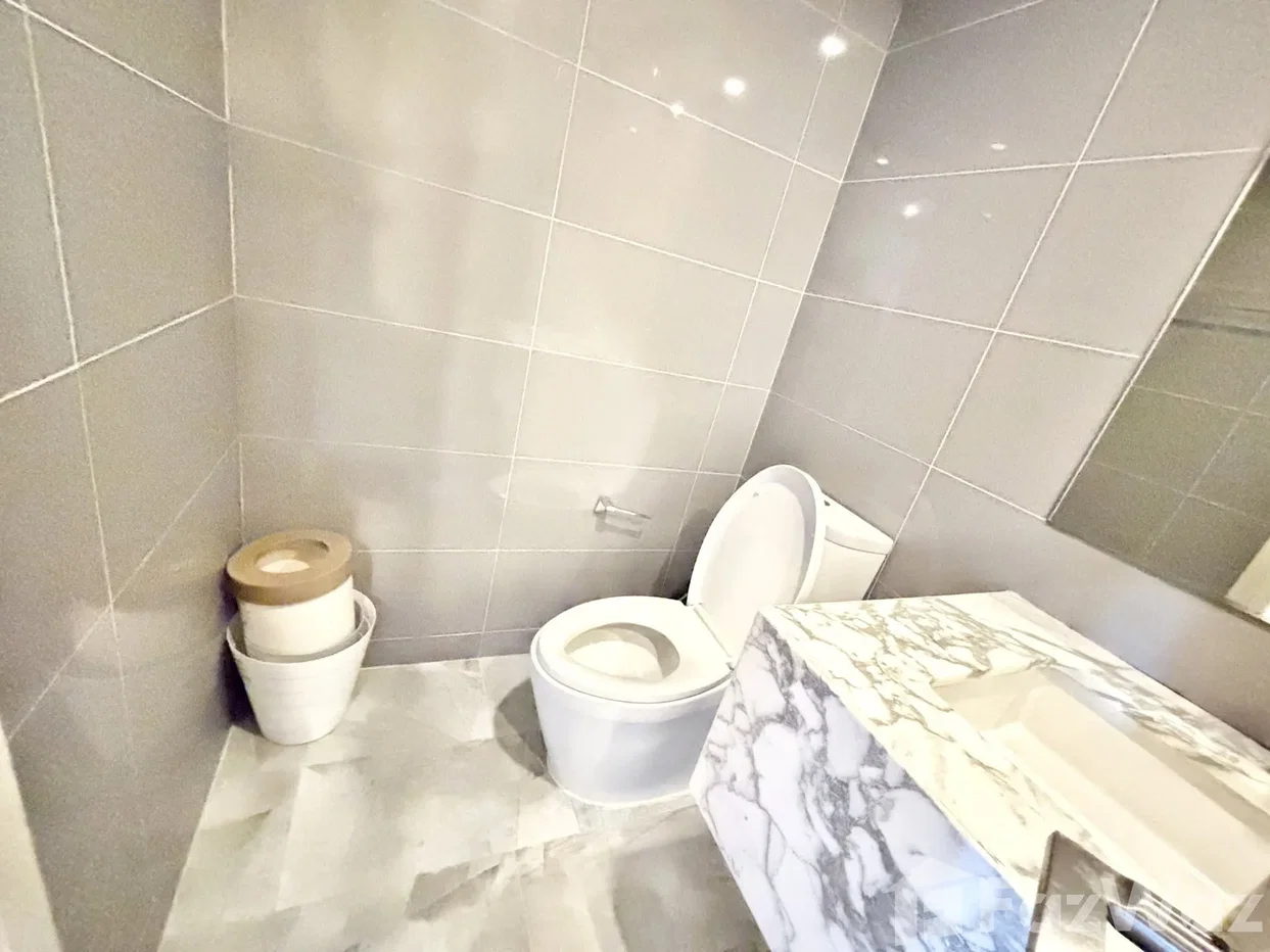รูป คอนโดให้เช่า 2 ห้องนอน ในโครงการ คิว ชิดลม-เพชรบุรี 6839078 - รูปที่ 6/13