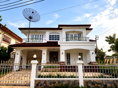 Houses for sale วิทยาลัยเทคนิคราชสิทธาราม :  Phruek Phirom Rama 2 | 5 Bedrooms with Built-in Furniture | Price: 7.8 Million Baht