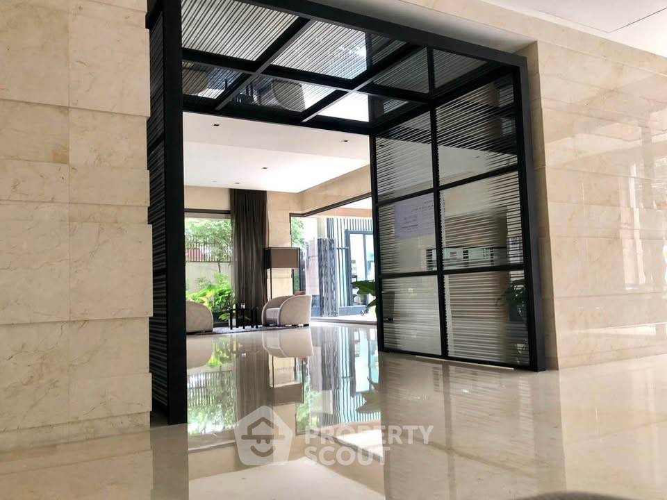 picture 2-BR Condo at Prive By Sansiri near BTS Phloen Chit (ID 3370400) - 17/34