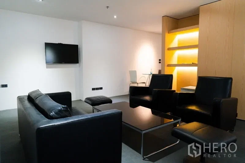 picture For rent Office Space 398 sqm in Watthana, Bangkok BTS Ekkamai - 8/12