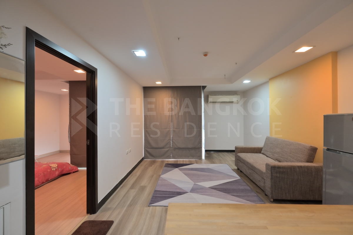 picture Condo D Ratchada 19 near null Maiyalap High-potential Location, Not as Expensive as You Think - 8/10