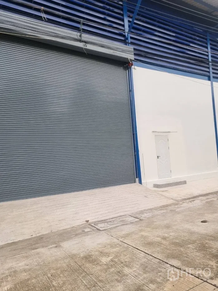 picture For rent Warehouse in Thepharak, Samut Prakan, Thailand - 8/12