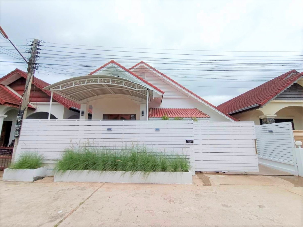 รูป บ้านเดี่ยวชั้นเดียวในหมู่บ้าน ทำเลท่าวังตาล สารภี เชียงใหม่ พร้อมเฟอร์นิเจอร์ ราคาเพียง 19,000 บาท/เดือน #A6-H0389 - รูปที่ 1/21