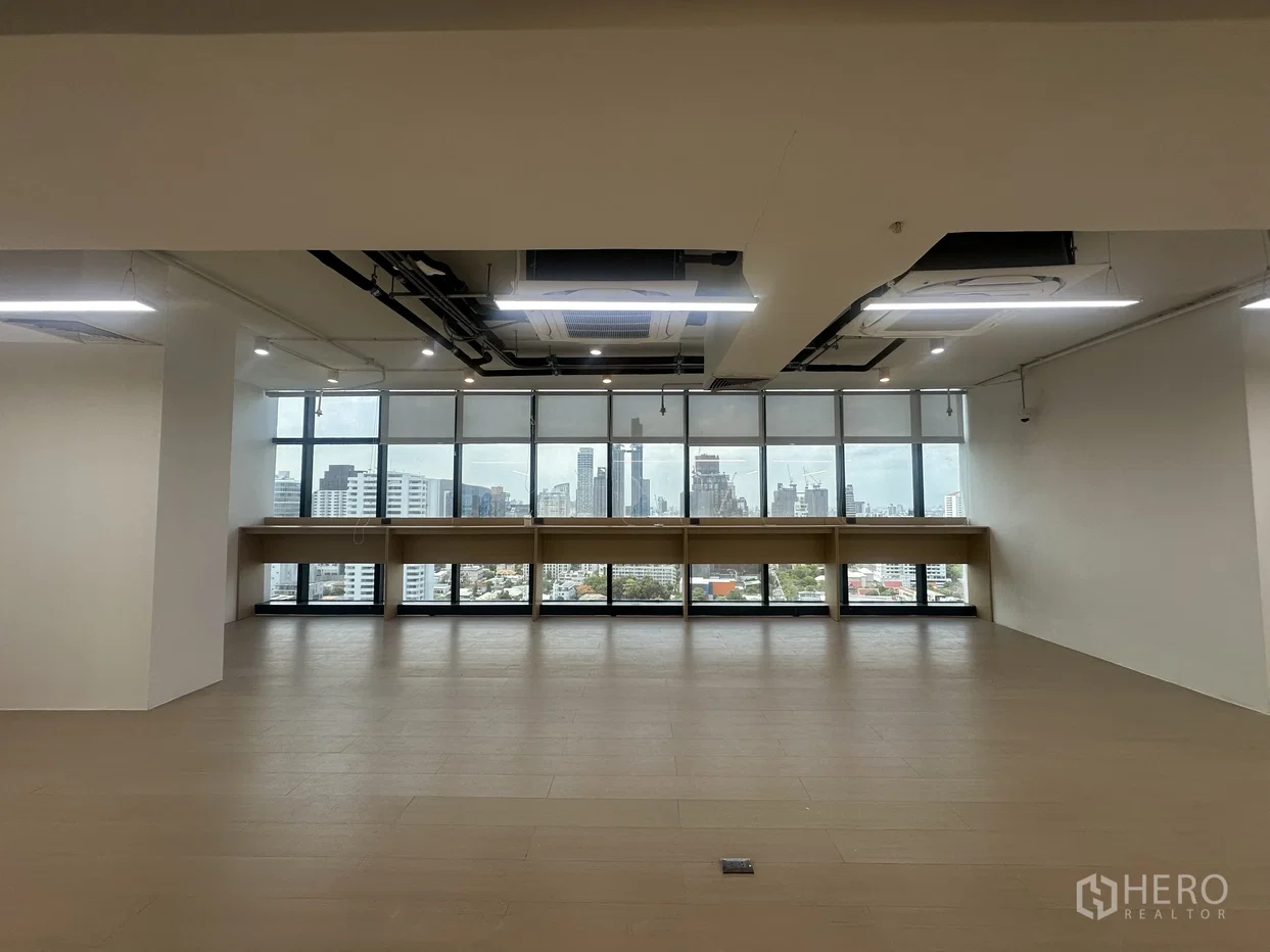 picture For rent Office Space 450 sqm in Khlong Tan Nuea, Watthana, Bangkok BTS Ekkamai - 9/17